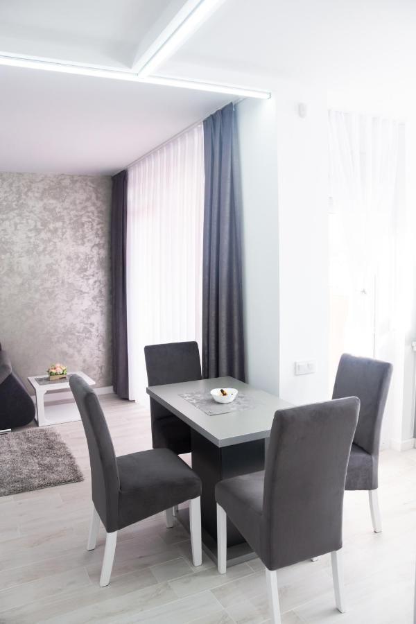 Gala Residence In Oradea Bagian luar foto